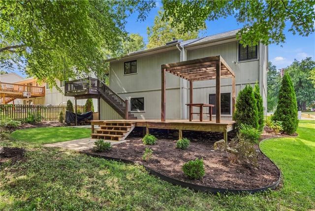 9201 Acuff Lane, Lenexa, KS 66215