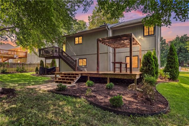 9201 Acuff Lane, Lenexa, KS 66215