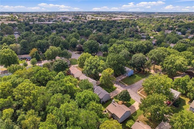 9201 Acuff Lane, Lenexa, KS 66215
