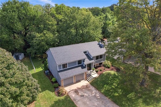 9201 Acuff Lane, Lenexa, KS 66215