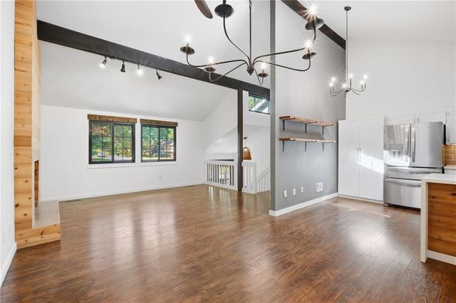 9201 Acuff Lane, Lenexa, KS 66215