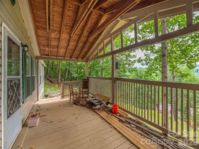 87 Holly Ridge Road, Candler, NC 28715