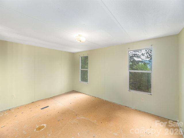 87 Holly Ridge Road, Candler, NC 28715