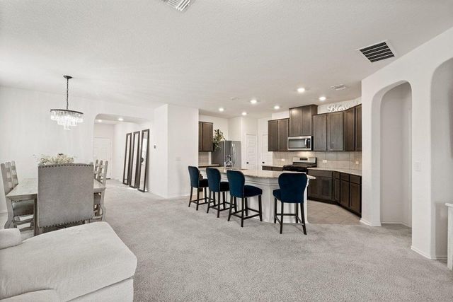 218 Summit DR, Lockhart, TX 78644