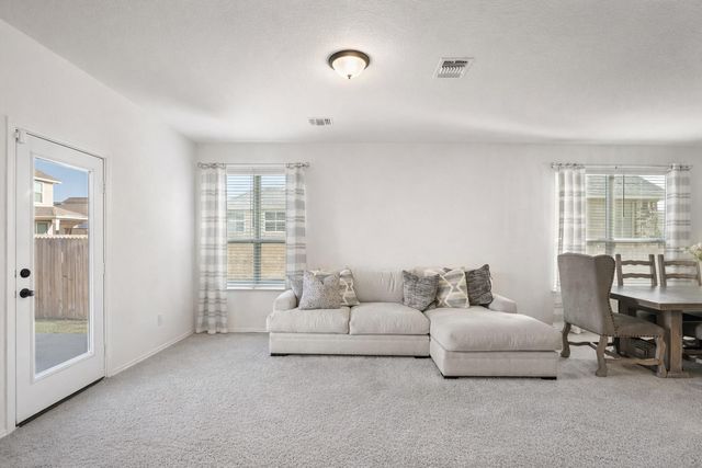 218 Summit DR, Lockhart, TX 78644