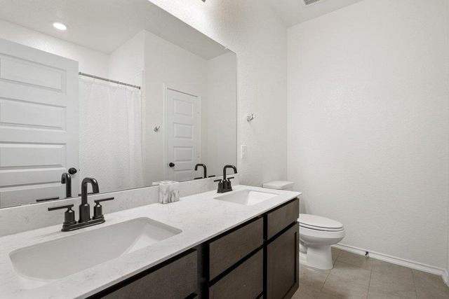 218 Summit DR, Lockhart, TX 78644