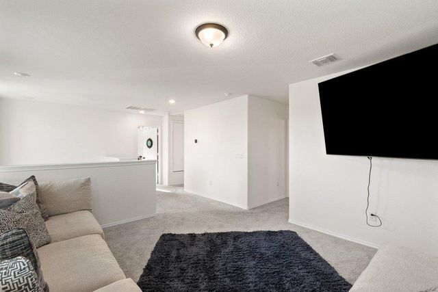 218 Summit DR, Lockhart, TX 78644