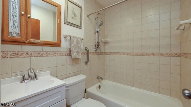 13 Macarthur Ave, Cranford Twp., NJ 07016