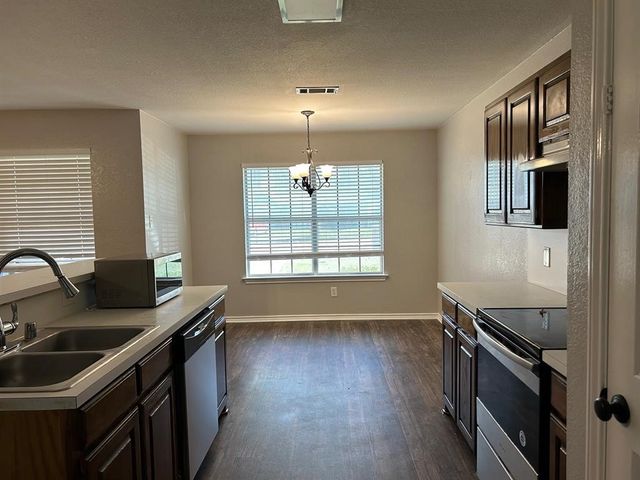 327 Shady Valley Drive, Mansfield, TX 76063