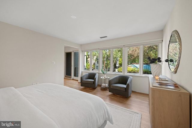 2319 BANCROFT PL NW, Washington, DC 20008