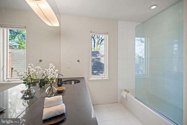 2319 BANCROFT PL NW, Washington, DC 20008