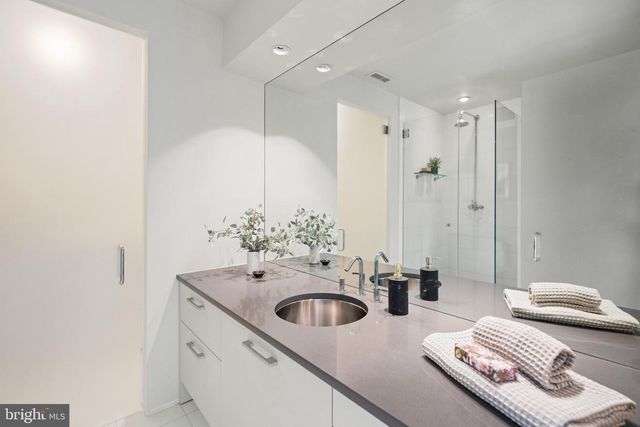 2319 BANCROFT PL NW, Washington, DC 20008