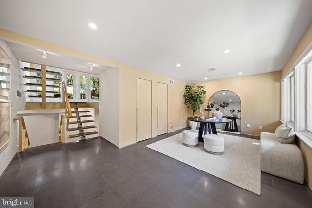 2319 BANCROFT PL NW, Washington, DC 20008