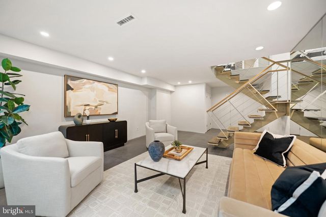 2319 BANCROFT PL NW, Washington, DC 20008