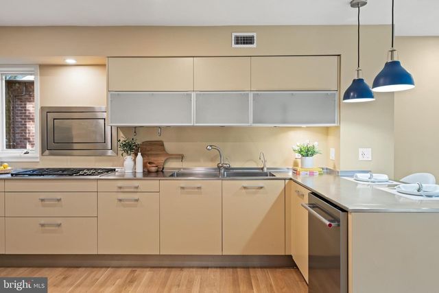 2319 BANCROFT PL NW, Washington, DC 20008
