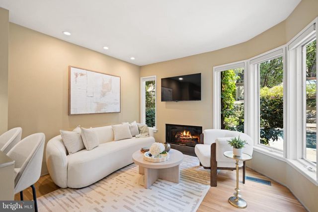 2319 BANCROFT PL NW, Washington, DC 20008