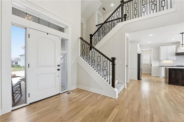 15305 W 172nd Place, Olathe, KS 66062