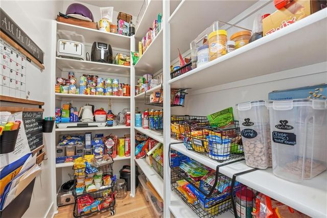 15305 W 172nd Place, Olathe, KS 66062