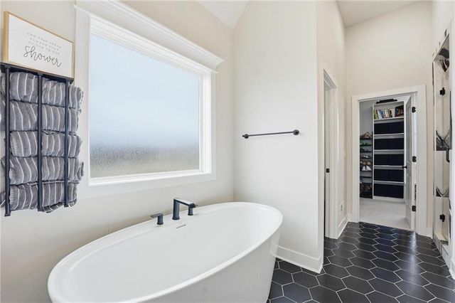 15305 W 172nd Place, Olathe, KS 66062