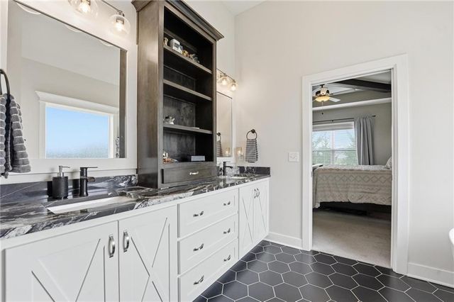 15305 W 172nd Place, Olathe, KS 66062