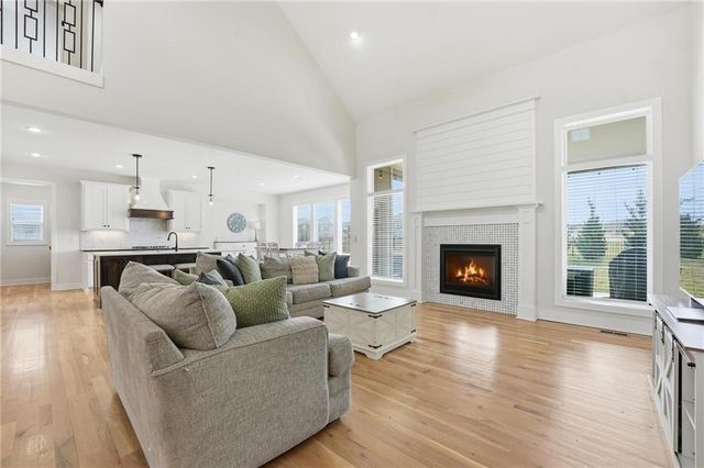 15305 W 172nd Place, Olathe, KS 66062