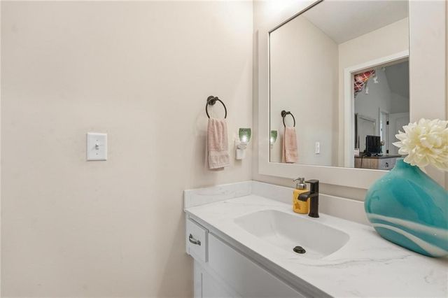 15305 W 172nd Place, Olathe, KS 66062