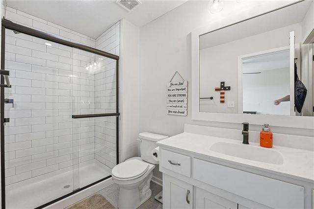 15305 W 172nd Place, Olathe, KS 66062