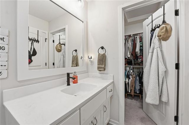 15305 W 172nd Place, Olathe, KS 66062