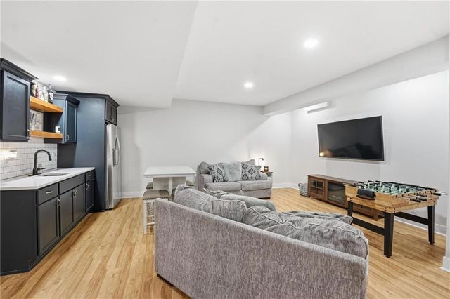 15305 W 172nd Place, Olathe, KS 66062