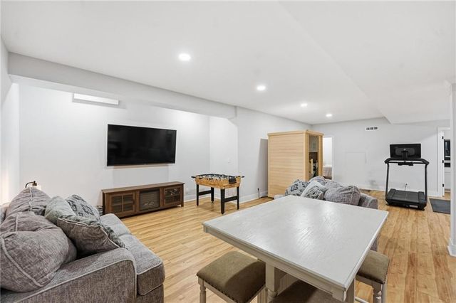 15305 W 172nd Place, Olathe, KS 66062