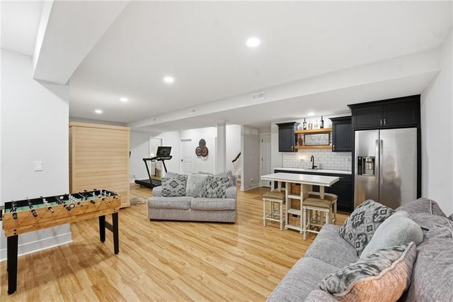 15305 W 172nd Place, Olathe, KS 66062