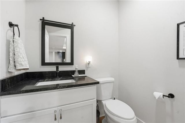 15305 W 172nd Place, Olathe, KS 66062