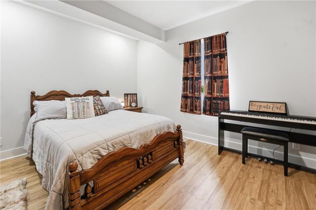 15305 W 172nd Place, Olathe, KS 66062