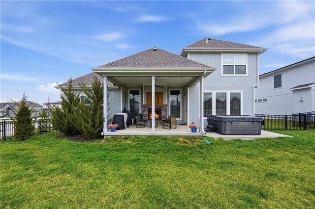 15305 W 172nd Place, Olathe, KS 66062