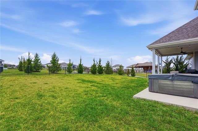 15305 W 172nd Place, Olathe, KS 66062