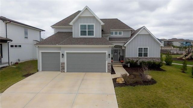 15305 W 172nd Place, Olathe, KS 66062