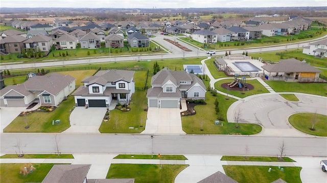 15305 W 172nd Place, Olathe, KS 66062