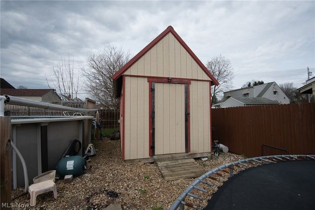 107 Renee Drive, Struthers, OH 44471