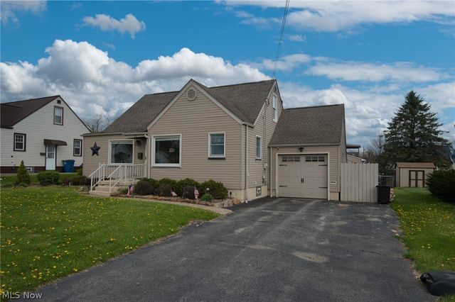 107 Renee Drive, Struthers, OH 44471