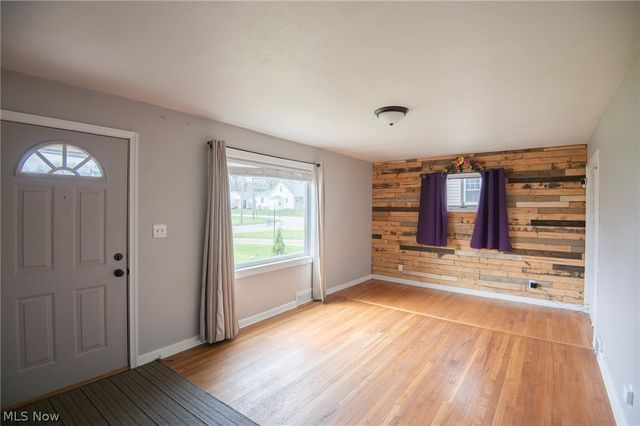 107 Renee Drive, Struthers, OH 44471
