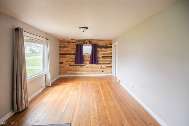 107 Renee Drive, Struthers, OH 44471