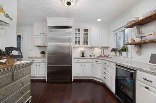 34 North Country Club Drive, Warwick, RI 02888