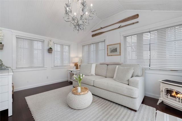 34 North Country Club Drive, Warwick, RI 02888