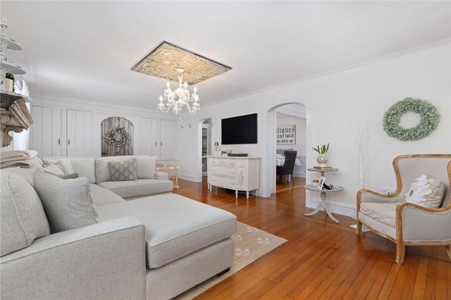 34 North Country Club Drive, Warwick, RI 02888