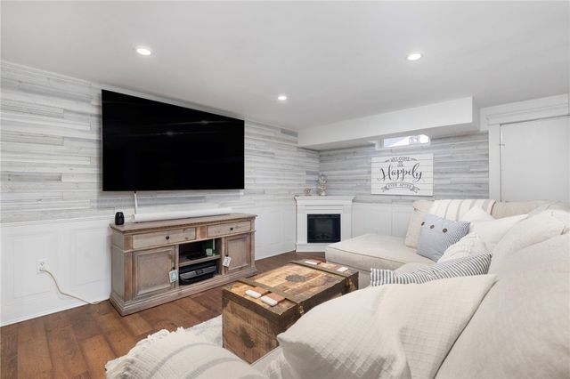 34 North Country Club Drive, Warwick, RI 02888