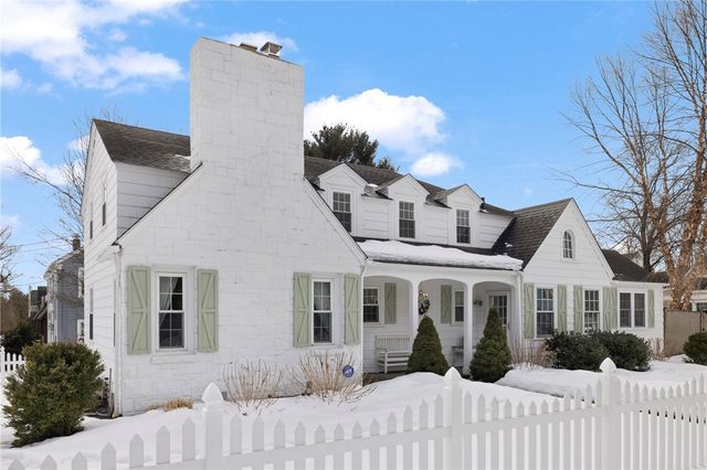 34 North Country Club Drive, Warwick, RI 02888