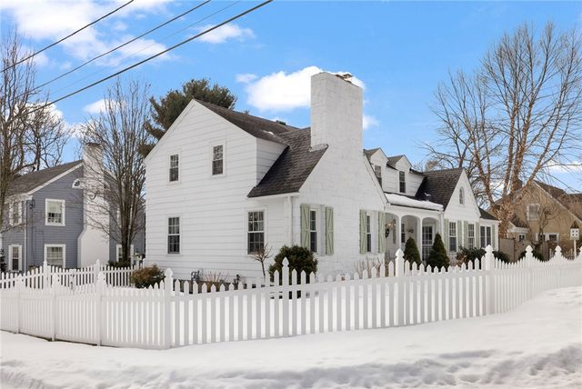 34 North Country Club Drive, Warwick, RI 02888