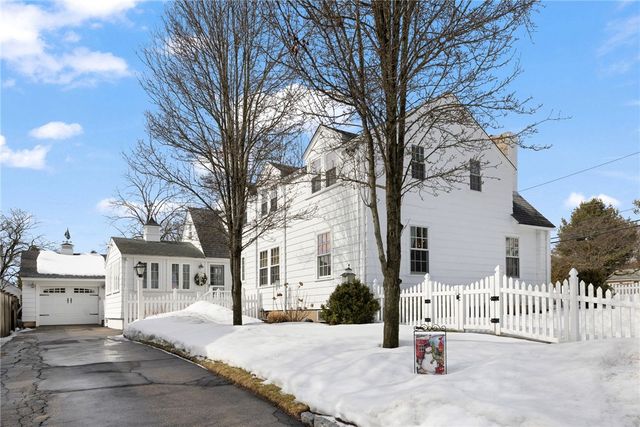 34 North Country Club Drive, Warwick, RI 02888