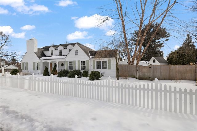 34 North Country Club Drive, Warwick, RI 02888