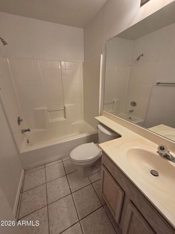 2925 E BLACKHAWK Drive, Phoenix, AZ 85050